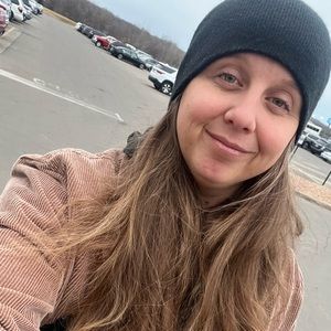 Meet your Posher, Dayna